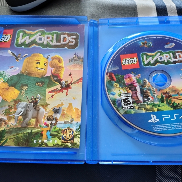 Lego Worlds PS4 - Picture 2 of 2